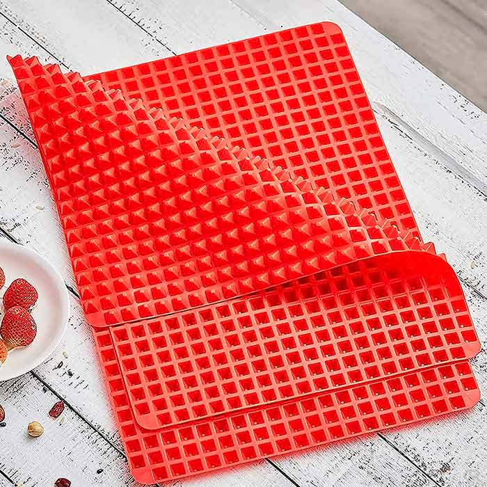 The silicone baking mat prevents food sticking and ensures a clean oven at the end of cooking!