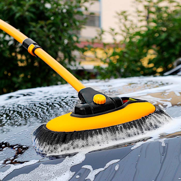 The car wash brush reaches even the most inaccessible parts of the car!