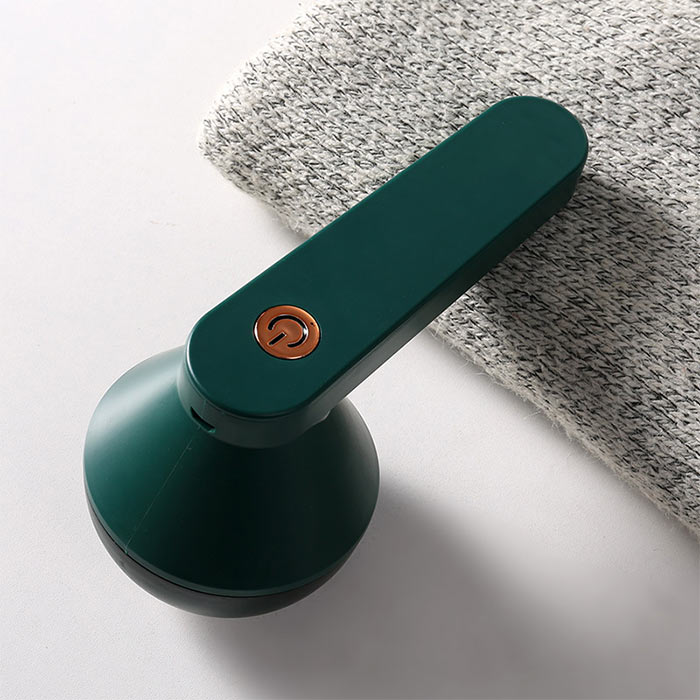 The lint remover is completely safe and gentle to use, so it doesn't damage clothes.