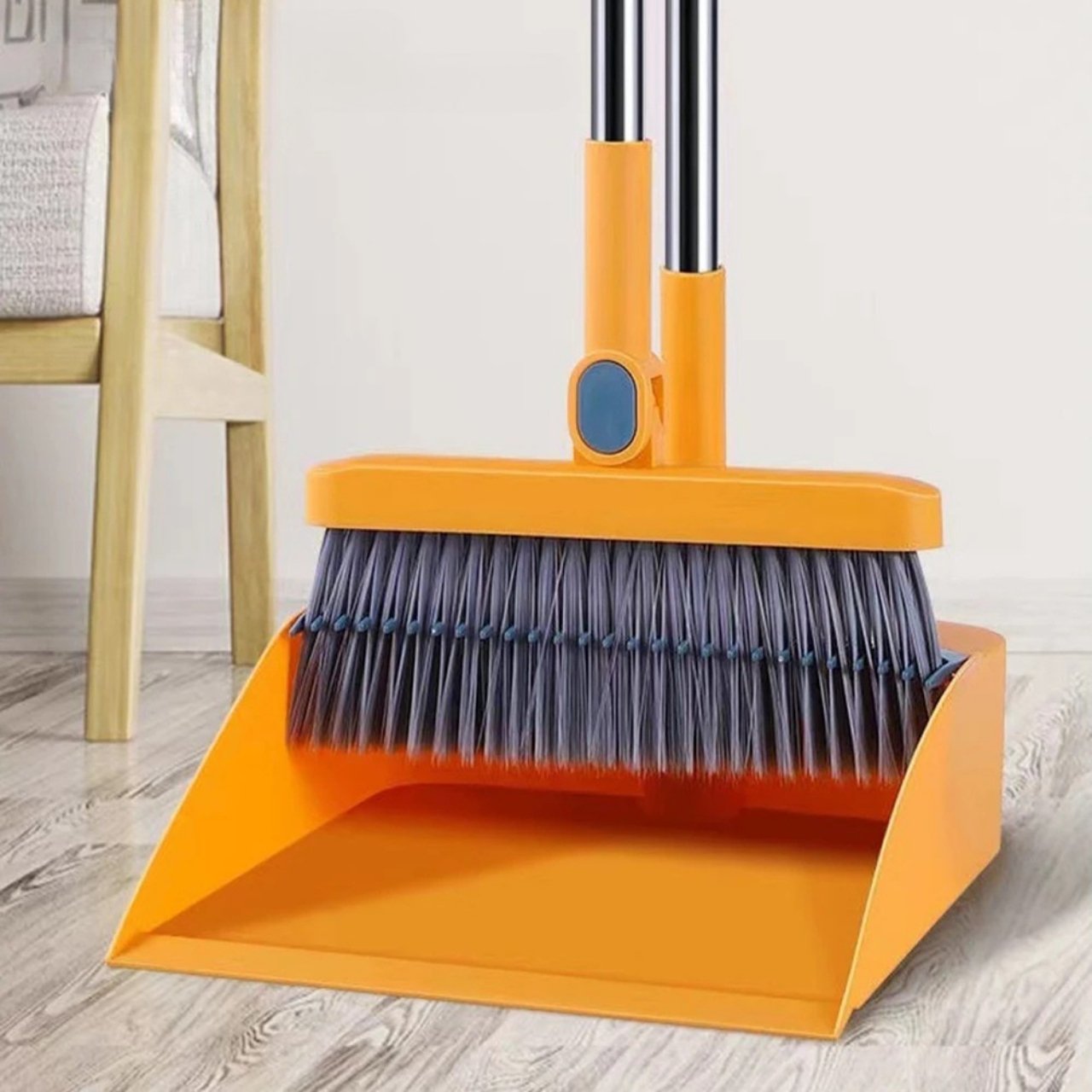 Broom, the innovative broom and dustpan set