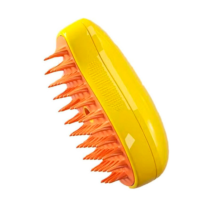 Brushy, electric pet brush with spray