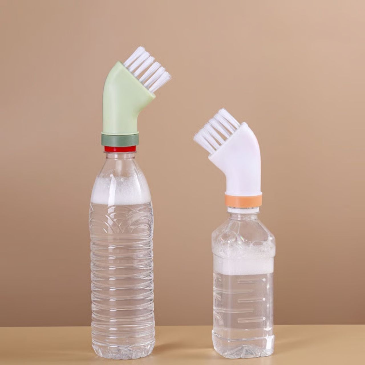 Connectix, cleaning brush with bottle attachment