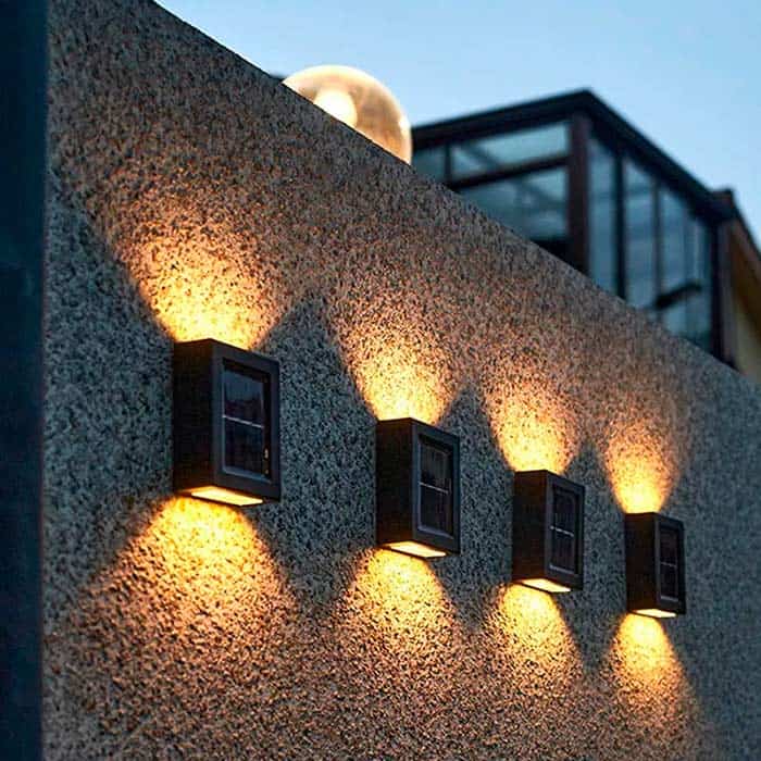 The solar lamp is charged with solar energy during the day, and when dusk falls, it starts to glow.