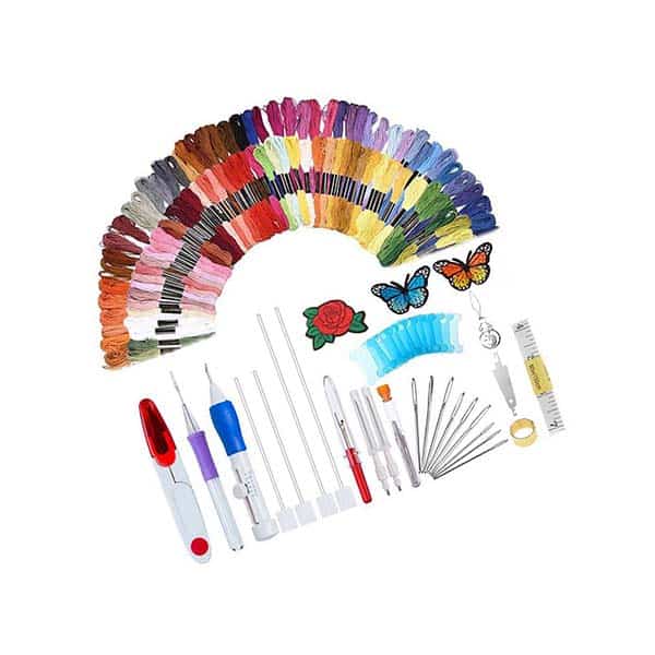 EmbroideryKit, 136-piece set of threads and other common embroidery tools