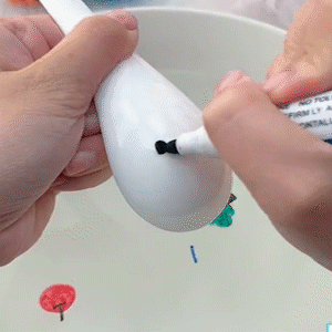 FloatPens, magic markers that draw cute little pictures floating on water - Image 9
