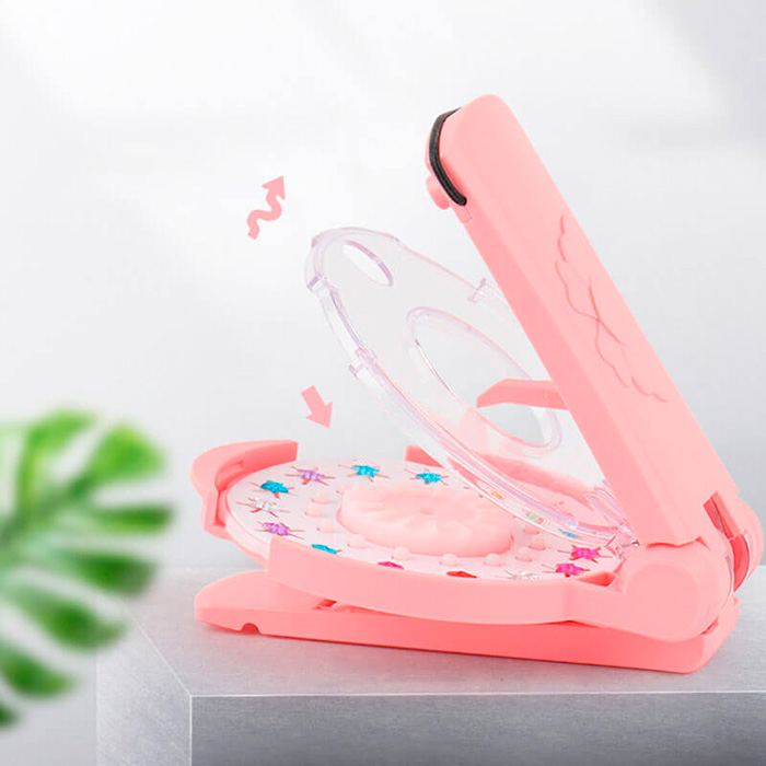 The set comes with a bead applicator and 12 bead sets in all colours and shapes!