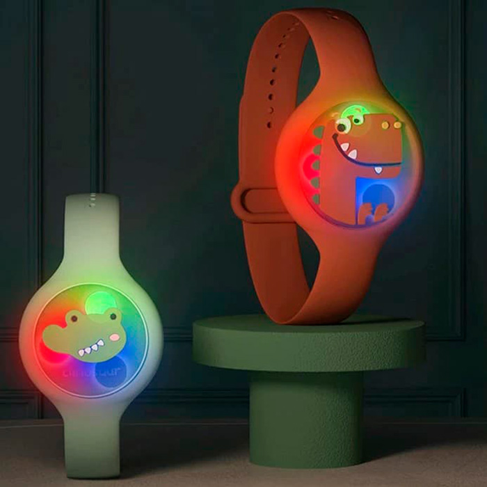 The mosquito bracelet allows your children to enjoy playing and socialising outdoors without any worries!