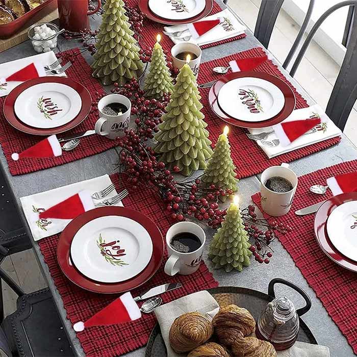 The set includes 20 place settings.