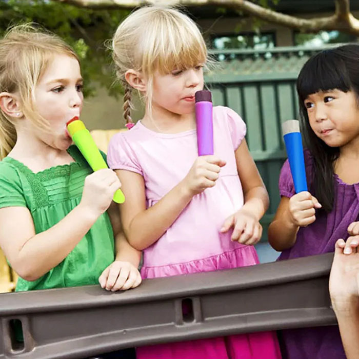 The silicone light moulds are made from food-friendly materials and are BPA-free!