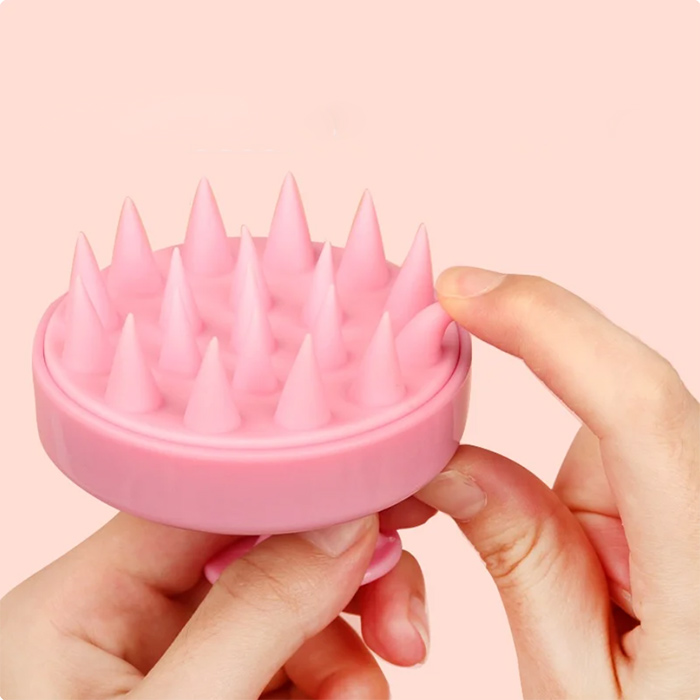 The brush is the ideal choice for a thorough scalp clean!