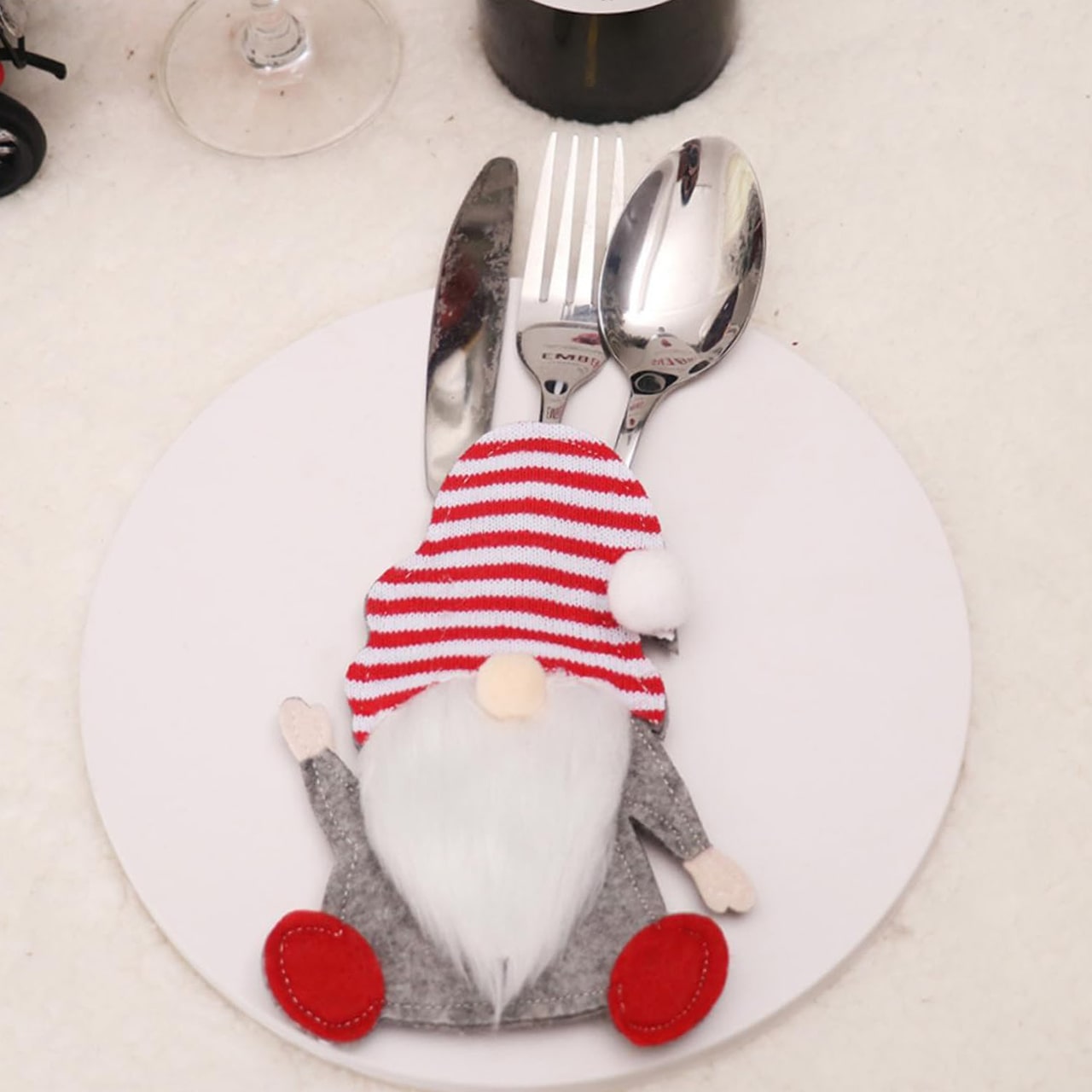 The perfect table decoration for festive dinners and celebrations.