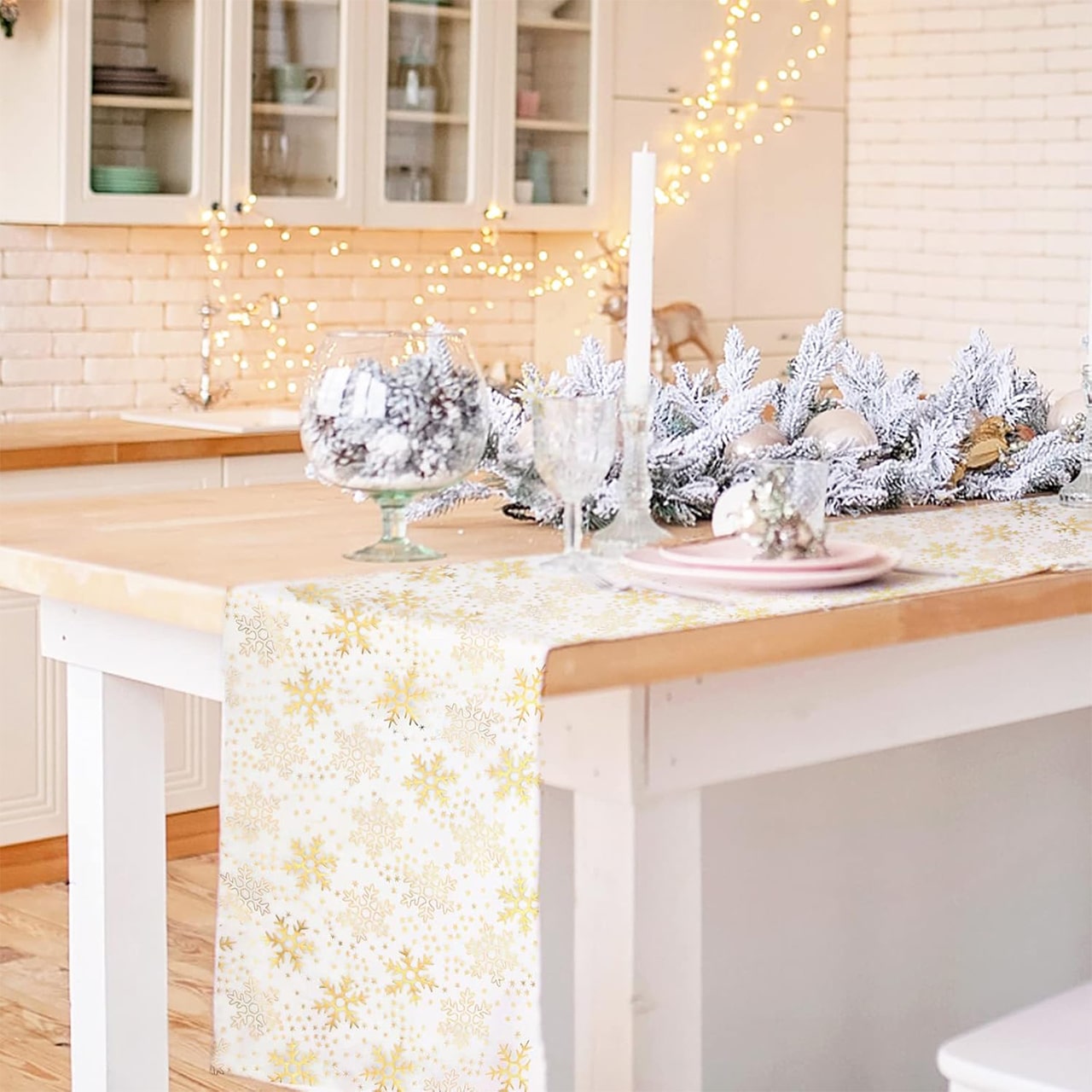 SnowFlake, the festive tablecloth
