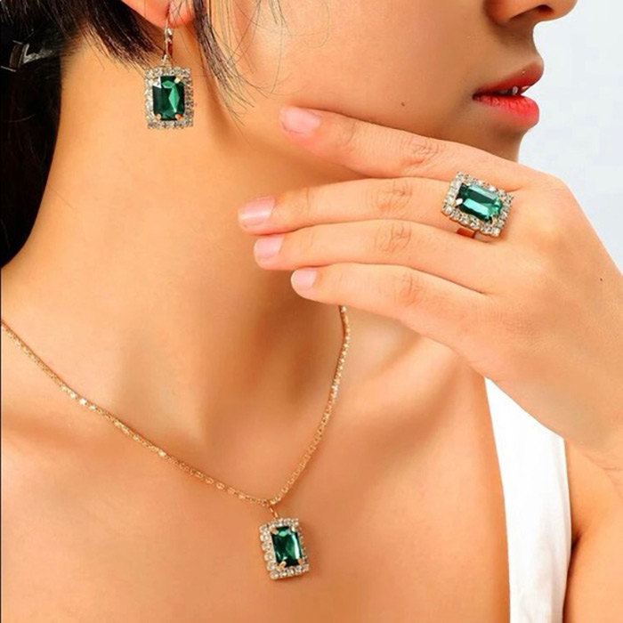 A design that fits every outfit!