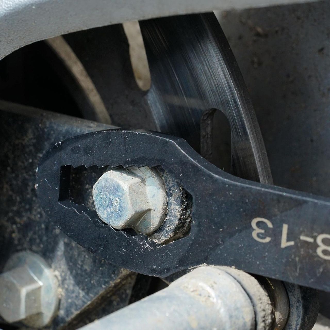 The design of the wrench gives an excellent grip, even when working for long periods.