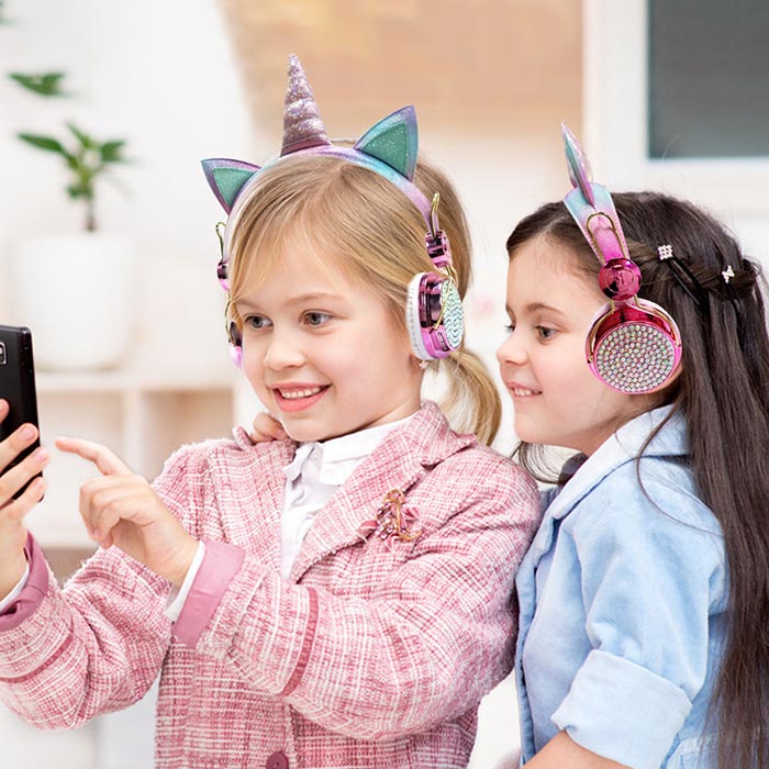 When not in use, the child can wear them around his neck!